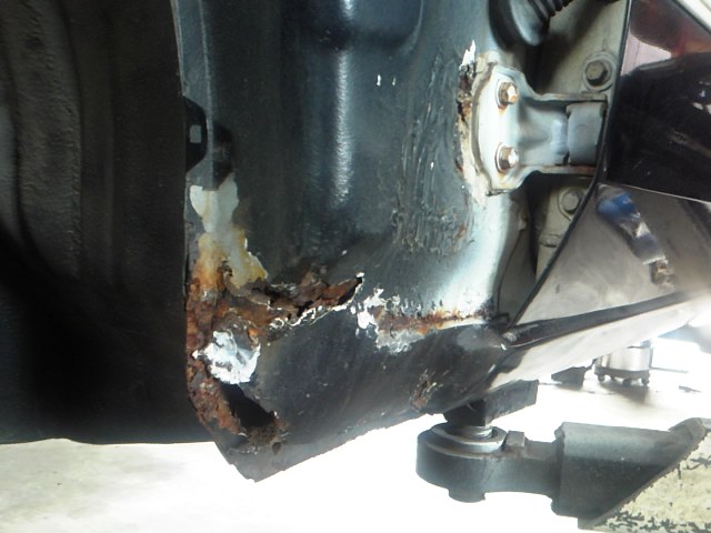 AE86 フロントピラー廻りのサビ修理: アインの気まぐれブログ